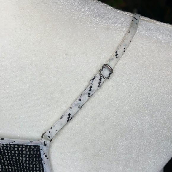 BCBGeneration Black/White/Seafoam Racer Back With Mesh Pocketed Dress Size M - Picture 8 of 10